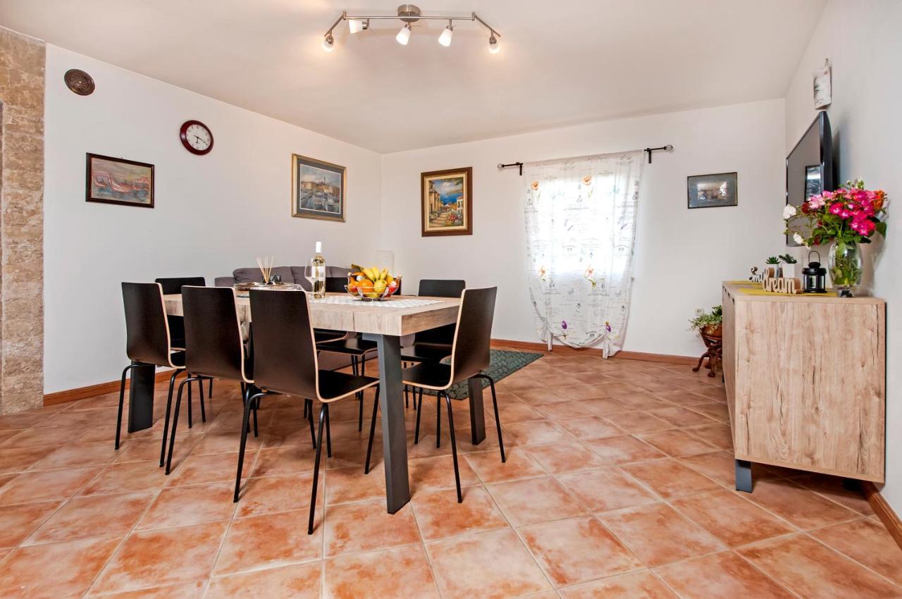 Casa Valeluna Ровінь Екстер'єр фото