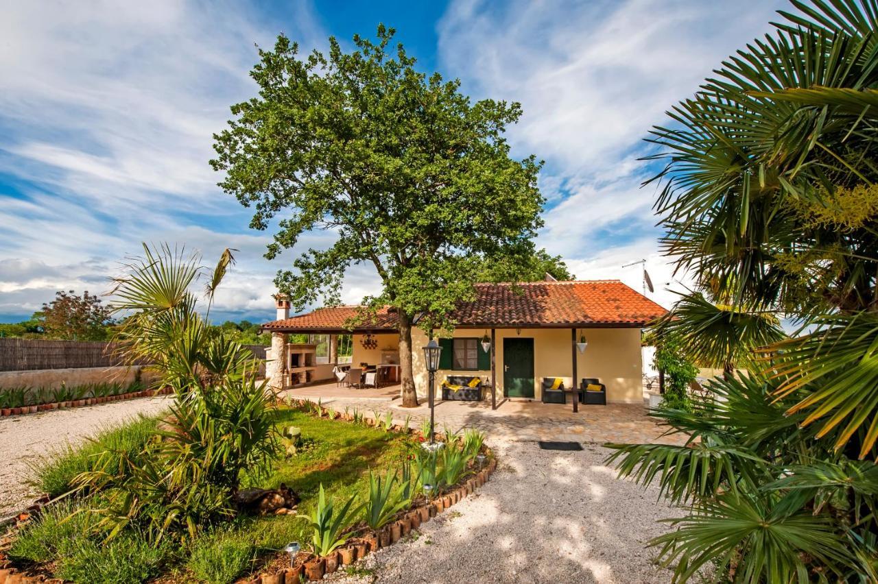 Casa Valeluna Ровінь Екстер'єр фото